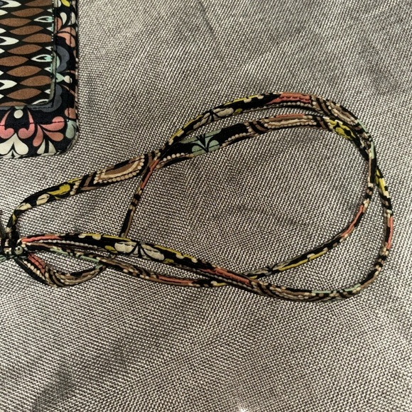 Vera Bradley Zip ID Case with Lanyard Sierra - Picture 6 of 6